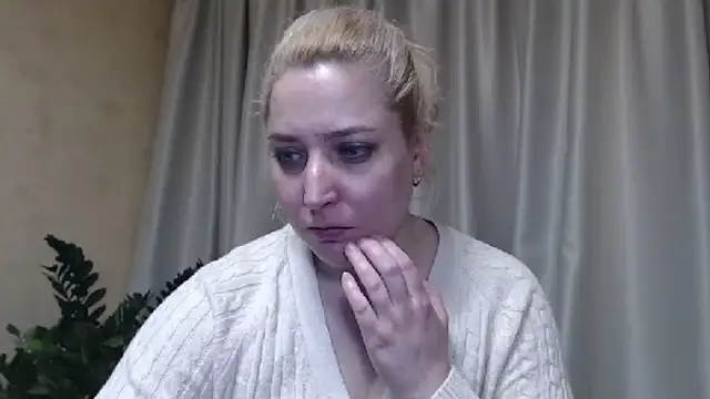Snapshot of sweetpussy13 chatting on March 13, 7:09 am sweetpussy13 online show from March 13, 7:09 am