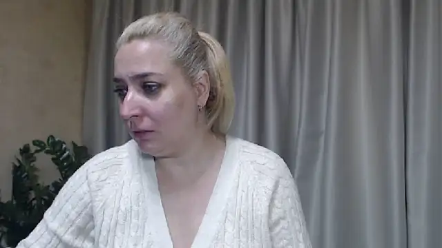 sweetpussy13 online show from September 28, 5:35 am