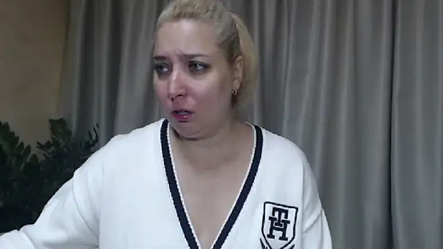 sweetpussy13 online show from October 3, 5:59 am