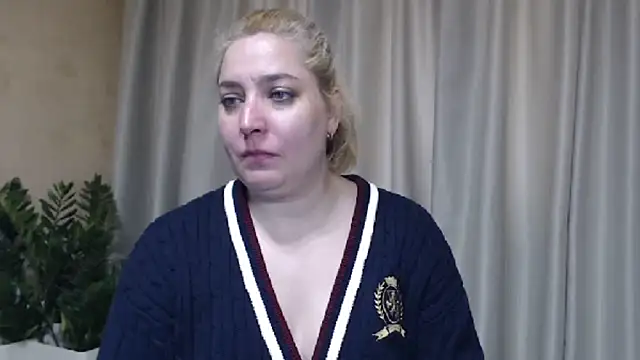 sweetpussy13 online show from March 28, 6:46 am