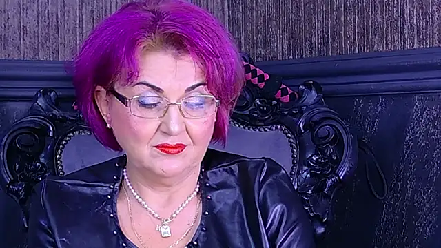 IsabelaConte online show from August 8, 6:43 pm