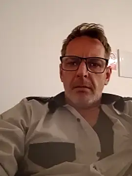 Snapshot of Markonlynew chatting on December 18, 11:33 pm Markonlynew online show from December 18, 11:33 pm