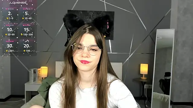 miss  evelyne online show from January 8, 1:19 am