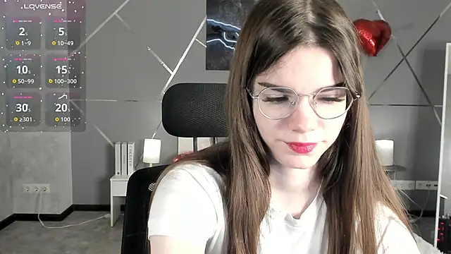 miss  evelyne online show from March 22, 6:28 am