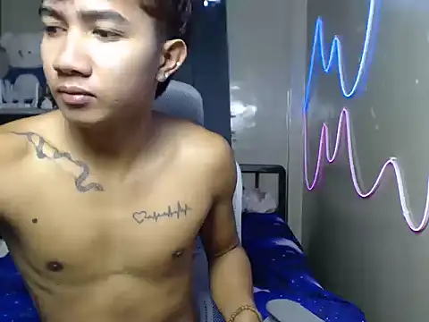 Snapshot of Ur_hottestjonny chatting on June 11, 10:41 pm Ur hottestjonny online show from June 11, 10:41 pm