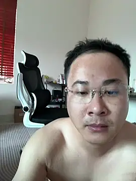 Snapshot of battman4488 chatting on February 16, 6:31 am battman4488 online show from February 16, 6:31 am