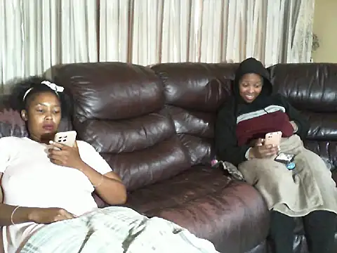 Caramel-goddess18 online show from March 22, 8:07 am