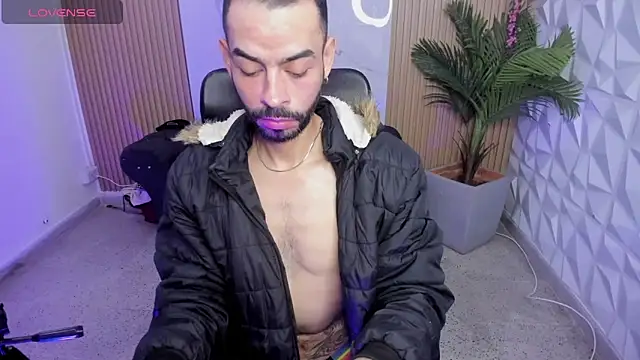 Snapshot of arcangel_harris chatting on December 18, 11:38 am arcangel harris online show from December 18, 11:38 am