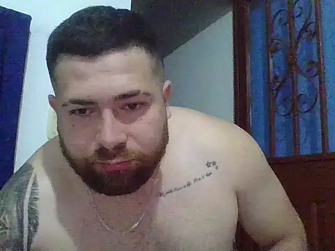 hammerwhite01 online show from December 15, 1:26 pm