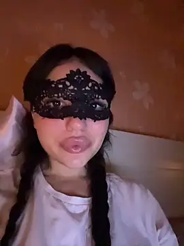 SilkyMira online show from March 23, 7:07 pm