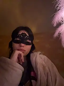 SilkyMira online show from March 26, 9:09 pm