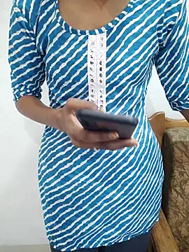 Snapshot of Riya_baby3 chatting on December 14, 3:01 am Riya baby3 online show from December 14, 3:01 am