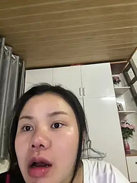 Snapshot of leo-kitty chatting on April 4, 1:19 pm leo-kitty online show from April 4, 1:19 pm