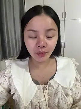 Snapshot of leo-kitty chatting on April 10, 2:55 pm leo-kitty online show from April 10, 2:55 pm