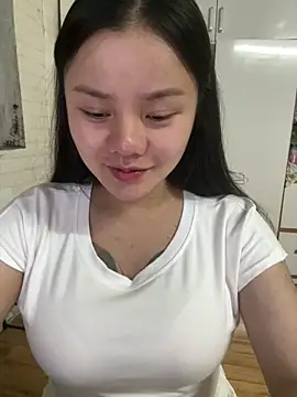 Snapshot of leo-kitty chatting on April 14, 2:56 pm leo-kitty online show from April 14, 2:56 pm