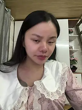 Snapshot of leo-kitty chatting on April 26, 3:21 pm leo-kitty online show from April 26, 3:21 pm