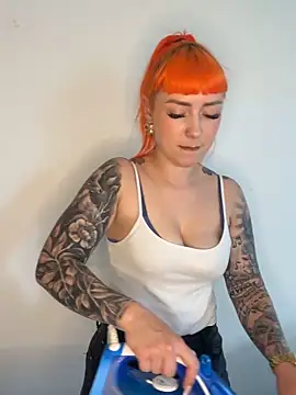 Snapshot of ScarletVixenLive chatting on June 5, 12:55 pm ScarletVixenLive online show from June 5, 12:55 pm