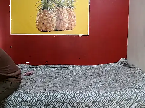 Snapshot of Lovelycouple25 chatting on February 22, 6:46 am Lovelycouple25 online show from February 22, 6:46 am