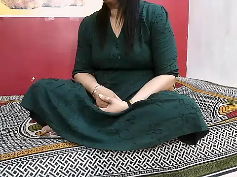 Snapshot of Lovelycouple25 chatting on March 2, 6:36 am Lovelycouple25 online show from March 2, 6:36 am