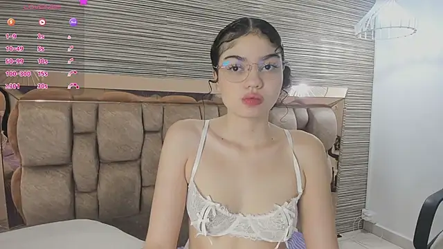 chloe cortez online show from June 11, 9:51 am