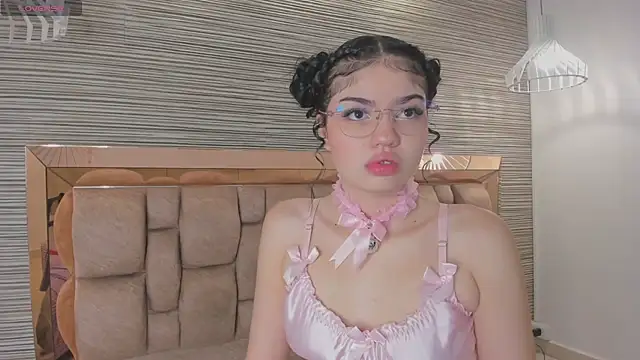 chloe cortez online show from June 16, 10:40 am