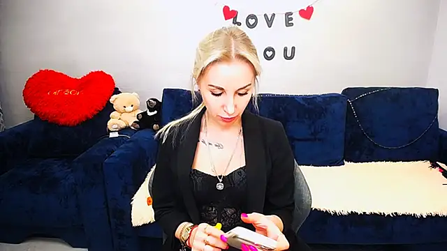 Snapshot of Hanna--Sweet chatting on April 5, 10:45 am Hanna--Sweet online show from April 5, 10:45 am