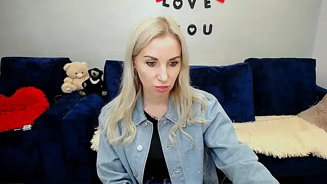 Snapshot of Hanna--Sweet chatting on April 15, 11:28 am Hanna--Sweet online show from April 15, 11:28 am