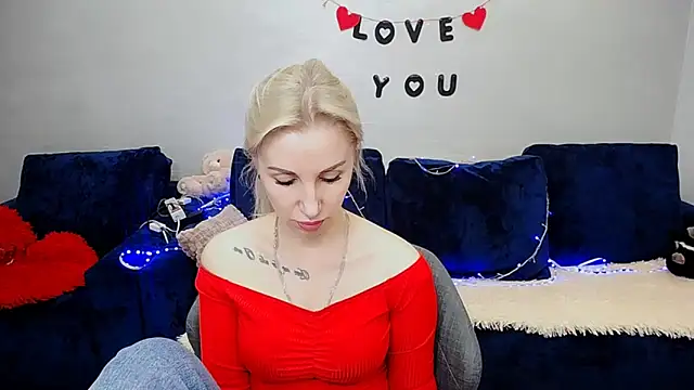Snapshot of Hanna--Sweet chatting on April 18, 2:32 pm Hanna--Sweet online show from April 18, 2:32 pm