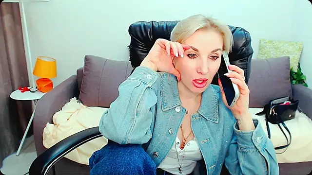 Snapshot of Hanna--Sweet chatting on April 30, 11:16 am Hanna--Sweet online show from April 30, 11:16 am