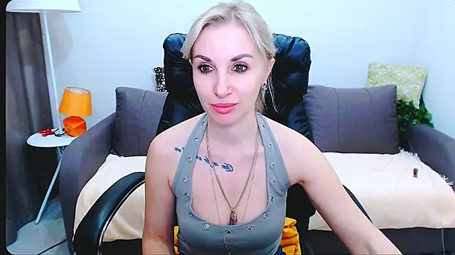 Snapshot of Hanna--Sweet chatting on May 2, 2:33 pm Hanna--Sweet online show from May 2, 2:33 pm