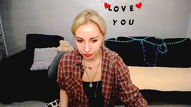 Snapshot of Hanna--Sweet chatting on May 7, 2:55 pm Hanna--Sweet online show from May 7, 2:55 pm