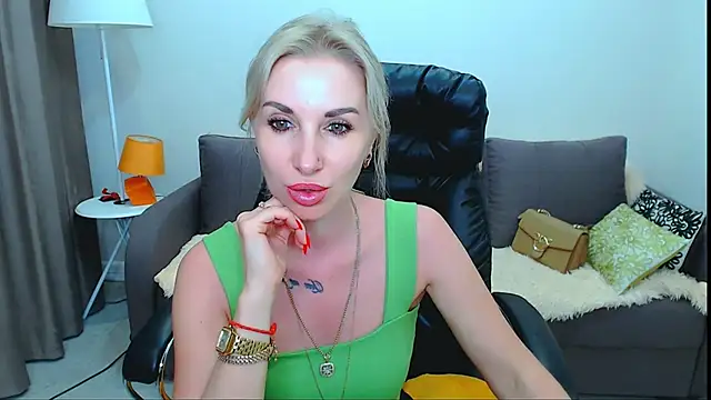 Snapshot of Hanna--Sweet chatting on May 21, 4:03 pm Hanna--Sweet online show from May 21, 4:03 pm