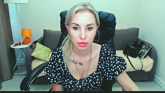 Snapshot of Hanna--Sweet chatting on July 25, 11:19 am Hanna--Sweet online show from July 25, 11:19 am