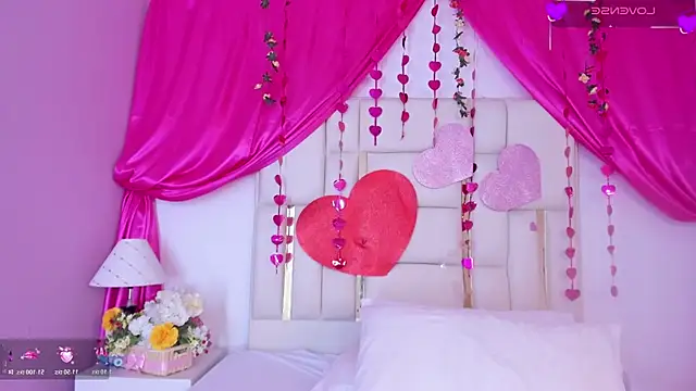 Silvanna-Casstro online show from February 17, 11:40 am