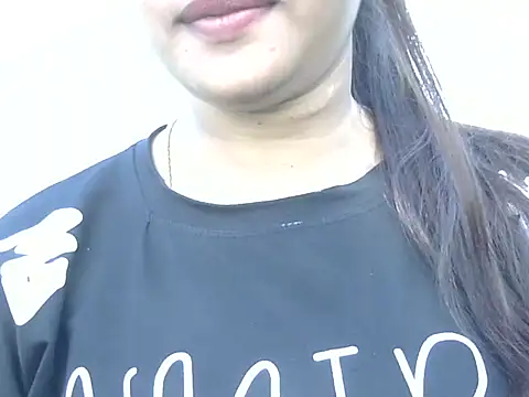 Snapshot of hot-riyaaa chatting on February 10, 7:45 am hot-riyaaa online show from February 10, 7:45 am