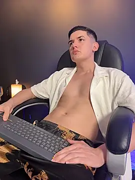 Valentino ceratti online show from December 18, 11:22 pm