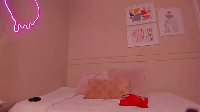  emily  st online show from February 4, 2:45 pm