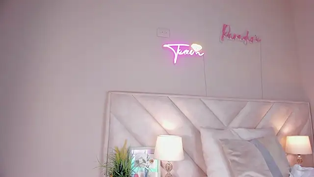  emily  st online show from February 11, 6:35 pm