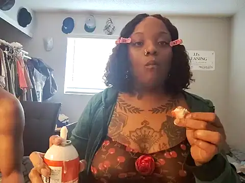 Denisedutchess online show from December 16, 11:43 pm