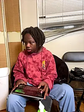 YourLittleBoyfriend online show from December 18, 3:45 am