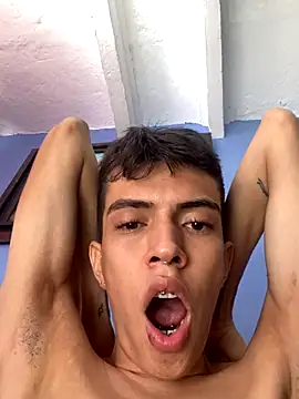 Juan Gomezz26 online show from January 6, 7:39 pm