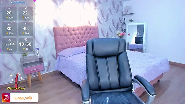 Luna volk  online show from February 1, 3:05 am