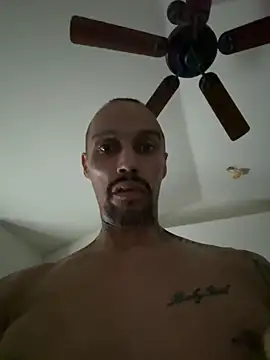 Snapshot of faces818 chatting on March 15, 12:27 am faces818 online show from March 15, 12:27 am