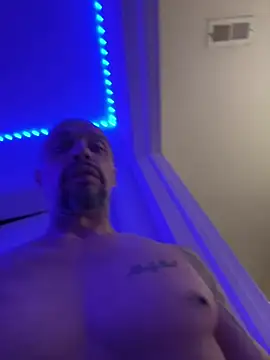 Snapshot of faces818 chatting on March 28, 5:51 am faces818 online show from March 28, 5:51 am