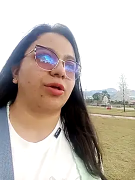 Brianna Ruiz online show from December 14, 8:46 pm