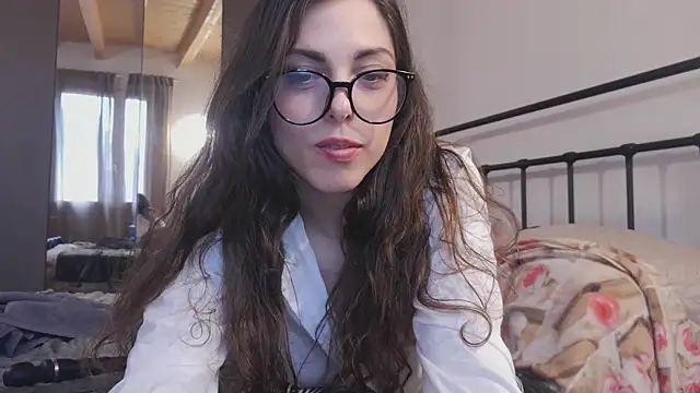 YourSlutQueen online show from February 12, 10:43 am