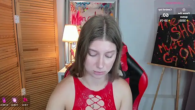 Snapshot of katymeaw chatting on July 6, 1:46 am katymeaw online show from July 6, 1:46 am