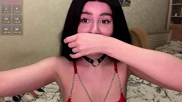 Majaflowes online show from February 1, 2:15 pm