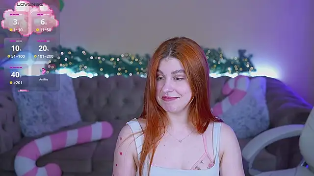 Snapshot of GingerPinky chatting on December 13, 7:53 pm GingerPinky online show from December 13, 7:53 pm