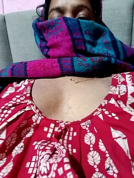 Snapshot of riyankabiswas201 chatting on December 14, 5:02 am riyankabiswas201 online show from December 14, 5:02 am